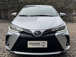 TOYOTA - YARIS - 2022/2023 - Prata - R$ 99.900,00