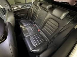 VOLKSWAGEN - GOLF - 2015/2016 - Branca - R$ 91.900,00