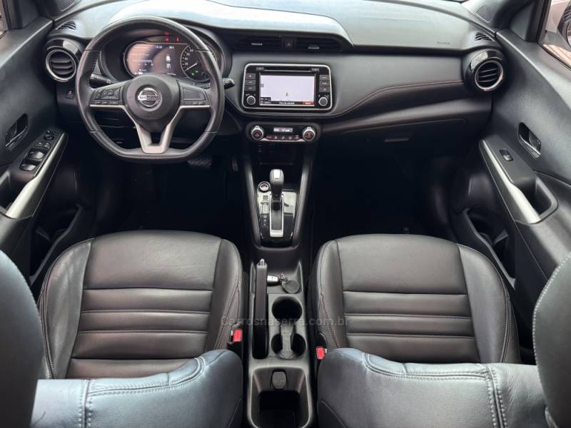NISSAN - KICKS - 2017/2018 - Branca - R$ 83.900,00