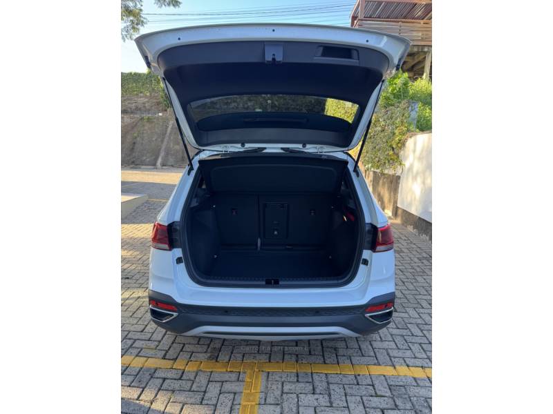 VOLKSWAGEN - TAOS - 2024/2024 - Branca - R$ 185.900,00