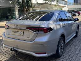 TOYOTA - COROLLA - 2022/2023 - Prata - R$ 135.000,00