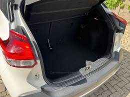 NISSAN - KICKS - 2017/2018 - Branca - R$ 83.900,00