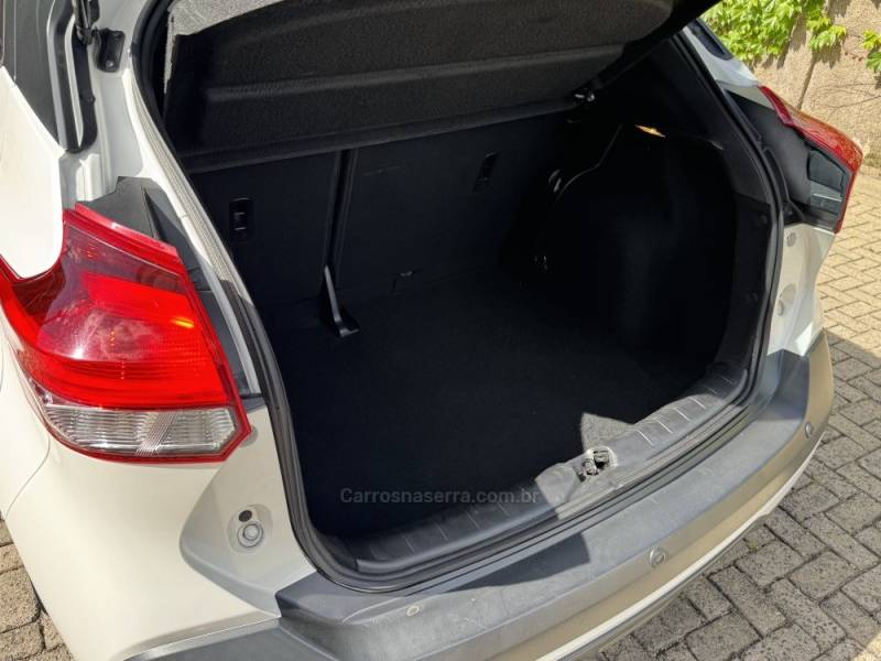 NISSAN - KICKS - 2017/2018 - Branca - R$ 83.900,00