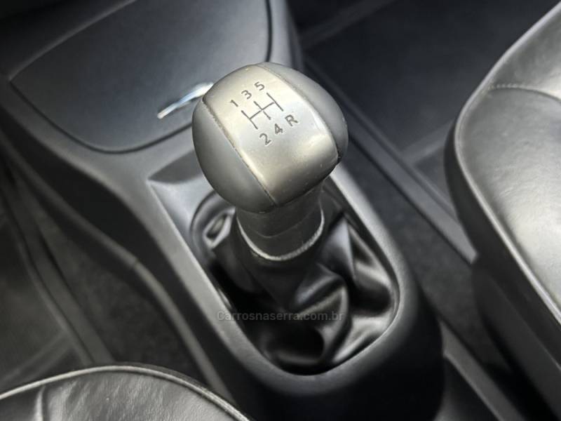 NISSAN - LIVINA - 2010/2011 - Prata - R$ 33.900,00