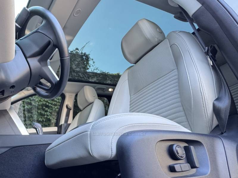 LAND ROVER - DISCOVERY SPORT - 2022/2023 - Branca - R$ 267.000,00