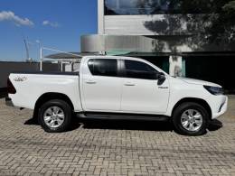 TOYOTA - HILUX - 2018/2018 - Branca - R$ 189.900,00