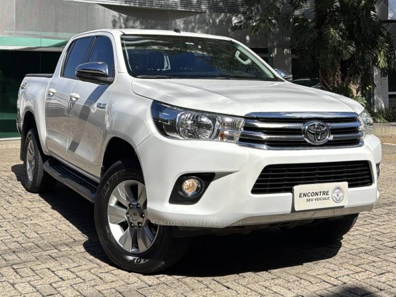 TOYOTA - HILUX - 2018/2018 - Branca - R$ 189.900,00
