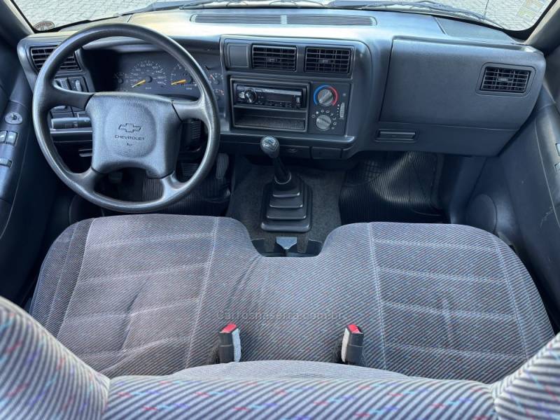CHEVROLET - S10 - 1997/1998 - Prata - R$ 65.000,00