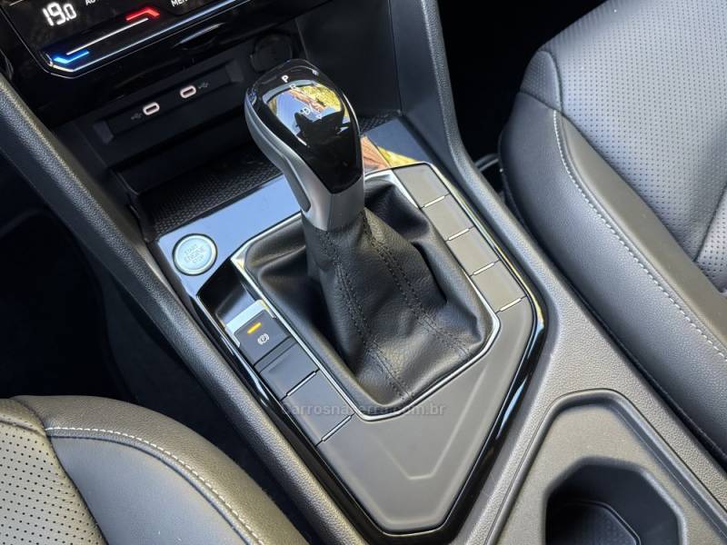 VOLKSWAGEN - TAOS - 2024/2024 - Branca - R$ 185.900,00