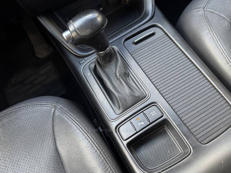 KIA MOTORS - SORENTO - 2014/2015 - Branca - R$ 78.900,00