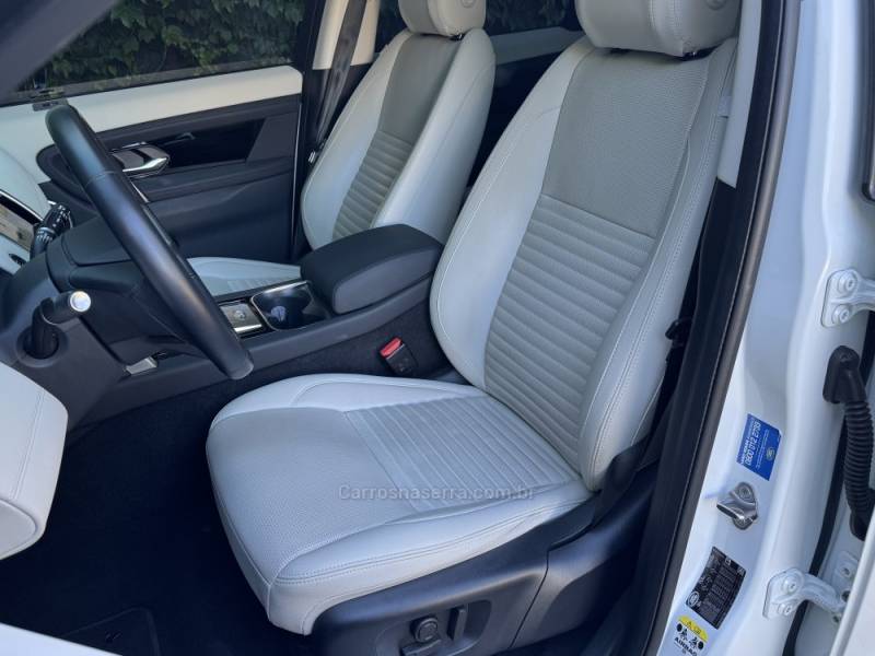 LAND ROVER - DISCOVERY SPORT - 2022/2023 - Branca - R$ 267.000,00