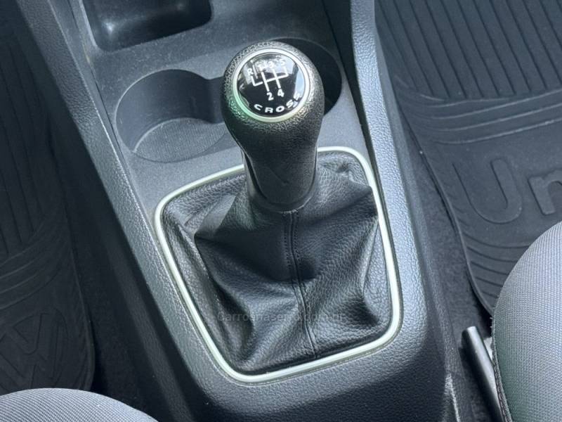 VOLKSWAGEN - SPACE CROSS - 2013/2014 - Preta - R$ 49.900,00