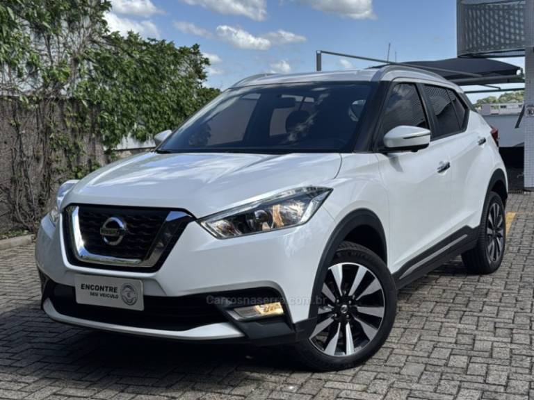 NISSAN - KICKS - 2017/2018 - Branca - R$ 83.900,00