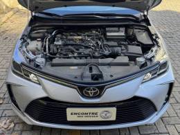 TOYOTA - COROLLA - 2022/2023 - Prata - R$ 135.000,00