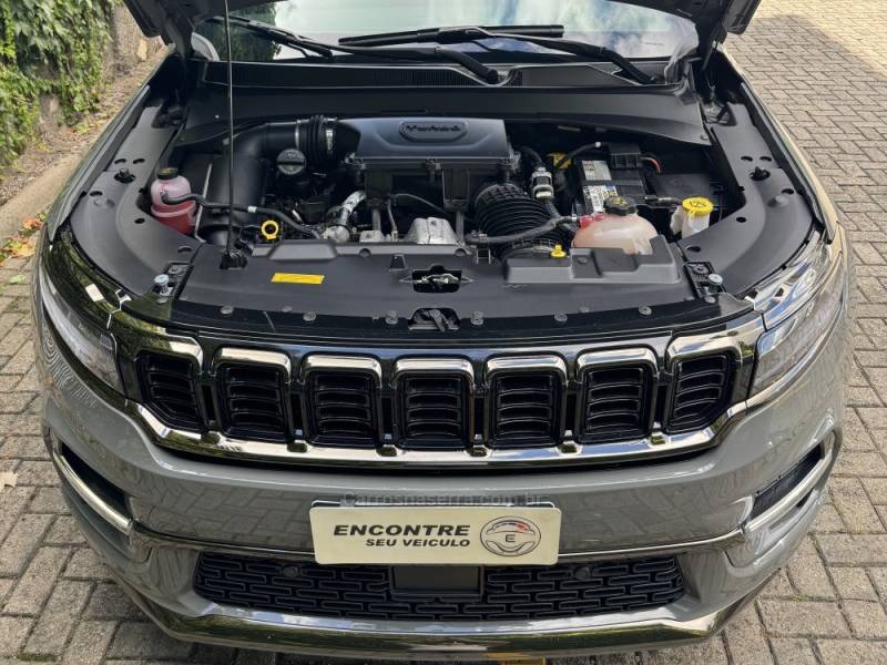 JEEP - COMMANDER - 2024/2025 - Cinza - R$ 243.900,00