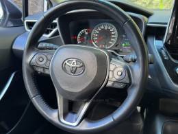 TOYOTA - COROLLA - 2022/2023 - Prata - R$ 135.000,00