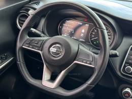 NISSAN - KICKS - 2017/2018 - Branca - R$ 83.900,00