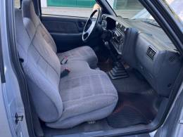CHEVROLET - S10 - 1997/1998 - Prata - R$ 65.000,00