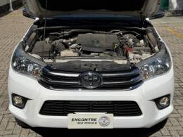 TOYOTA - HILUX - 2018/2018 - Branca - R$ 189.900,00
