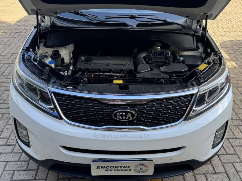 KIA MOTORS - SORENTO - 2014/2015 - Branca - R$ 78.900,00
