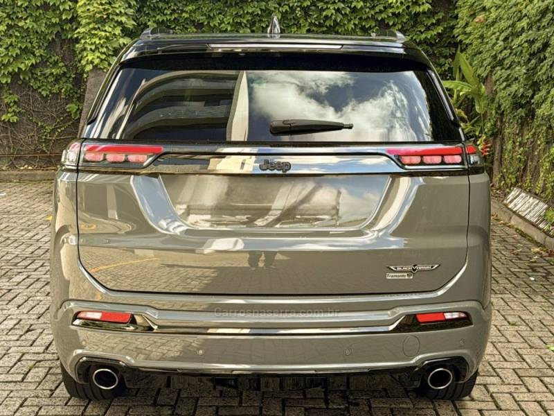 JEEP - COMMANDER - 2024/2025 - Cinza - R$ 243.900,00