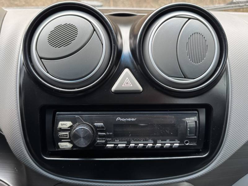 FIAT - PALIO - 2015/2015 - Preta - R$ 39.900,00