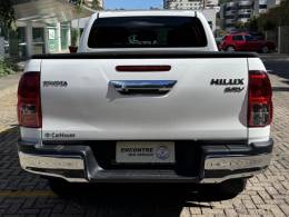TOYOTA - HILUX - 2018/2018 - Branca - R$ 189.900,00