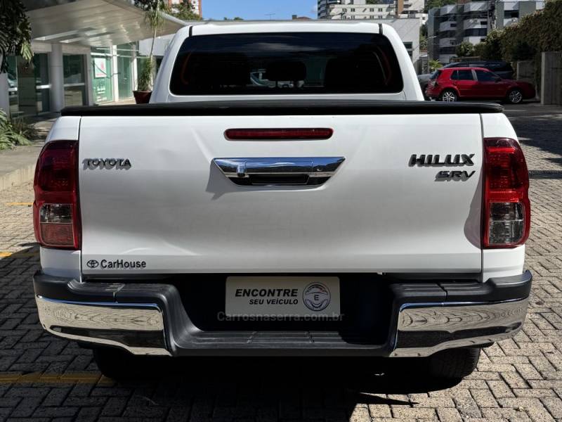 TOYOTA - HILUX - 2018/2018 - Branca - R$ 189.900,00