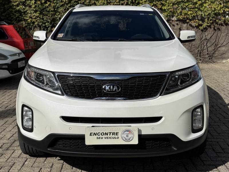 KIA MOTORS - SORENTO - 2014/2015 - Branca - R$ 78.900,00