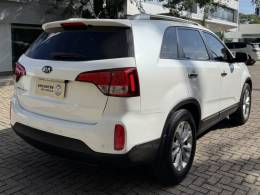 KIA MOTORS - SORENTO - 2014/2015 - Branca - R$ 78.900,00