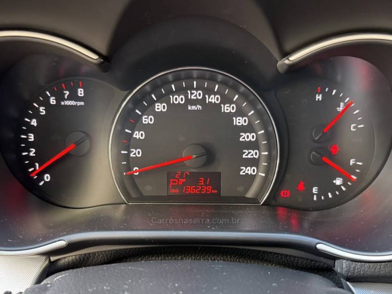 KIA MOTORS - SORENTO - 2014/2015 - Branca - R$ 78.900,00