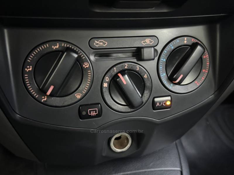 NISSAN - LIVINA - 2010/2011 - Prata - R$ 33.900,00