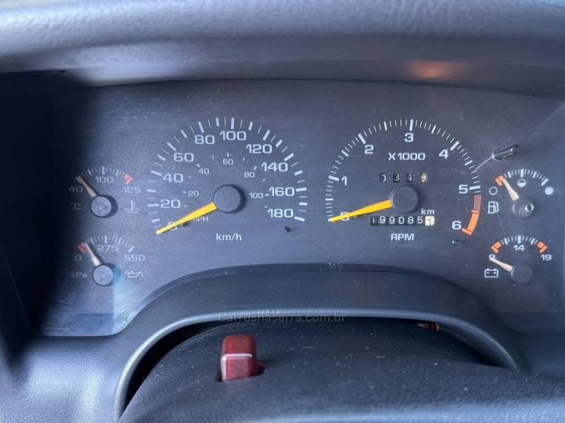 CHEVROLET - S10 - 1997/1998 - Prata - R$ 65.000,00