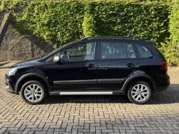 VOLKSWAGEN - SPACE CROSS - 2013/2014 - Preta - R$ 49.900,00