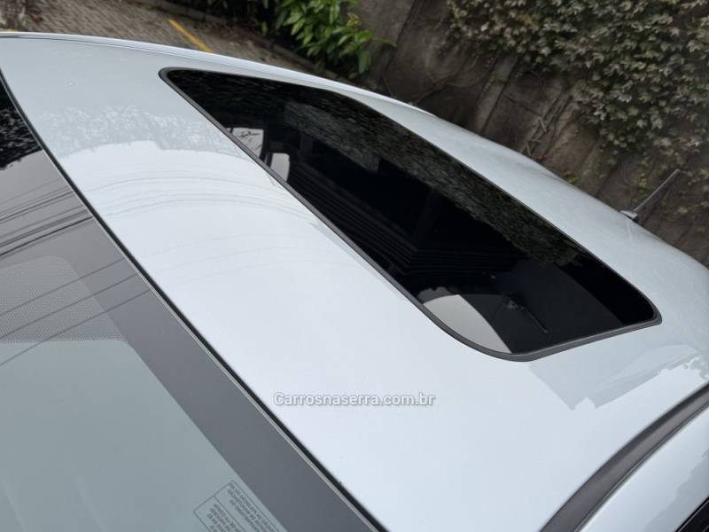TOYOTA - YARIS - 2022/2023 - Prata - R$ 99.900,00