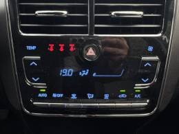 TOYOTA - YARIS - 2022/2023 - Prata - R$ 99.900,00