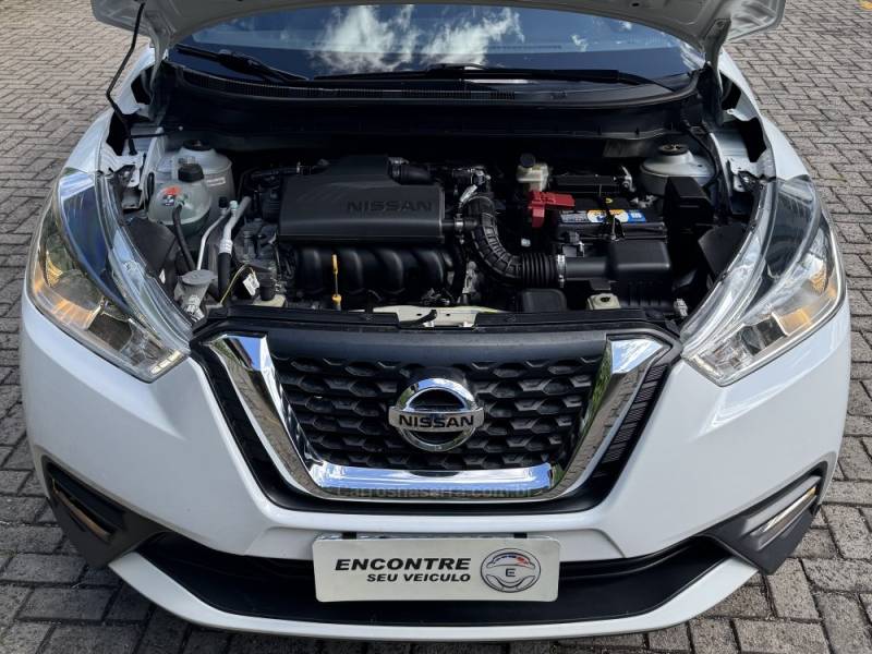 NISSAN - KICKS - 2017/2018 - Branca - R$ 83.900,00