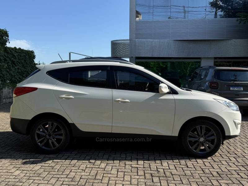 HYUNDAI - IX35 - 2014/2015 - Branca - R$ 73.900,00