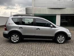 NISSAN - LIVINA - 2010/2011 - Prata - R$ 33.900,00