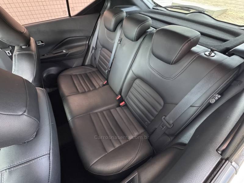 NISSAN - KICKS - 2017/2018 - Branca - R$ 83.900,00