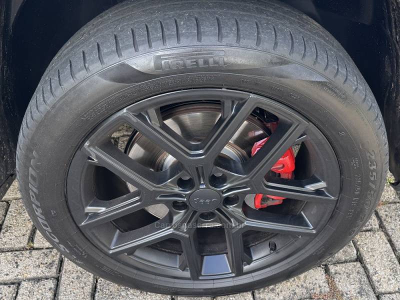 JEEP - COMMANDER - 2024/2025 - Cinza - R$ 243.900,00