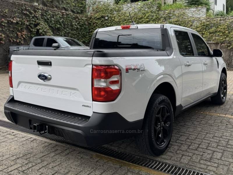 FORD - MAVERICK - 2023/2023 - Branca - R$ 189.900,00