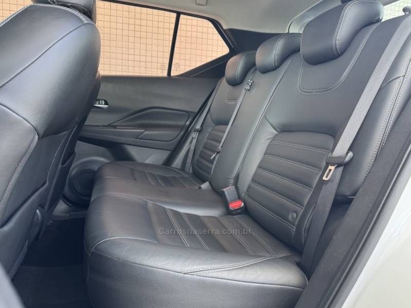 NISSAN - KICKS - 2017/2018 - Branca - R$ 83.900,00