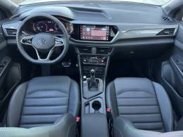 VOLKSWAGEN - TAOS - 2024/2024 - Branca - R$ 185.900,00