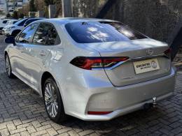 TOYOTA - COROLLA - 2022/2023 - Prata - R$ 135.000,00